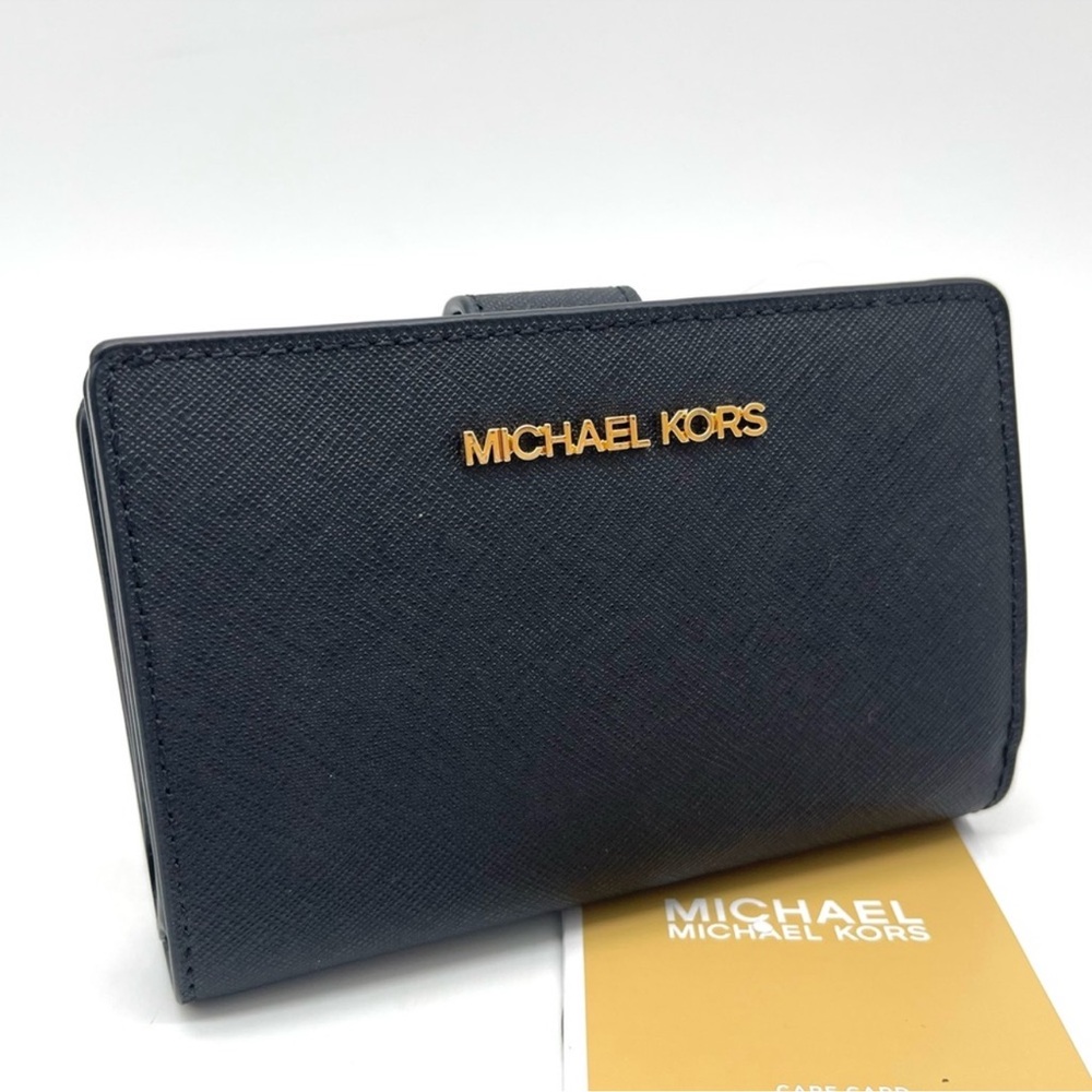 NWT Michael Kors Medium Crossgrain Leather Wallet Black-with gold logo - Picture 3 of 9